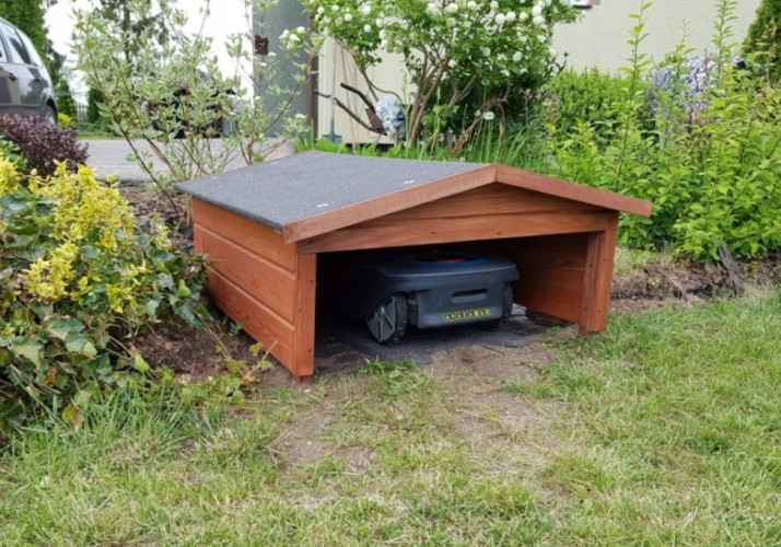 Garaż domek dla robota koszącego, garaż dla kosiarki
