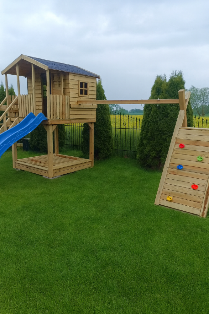 Plac zabaw, drewniany plac zabaw dla dzieci